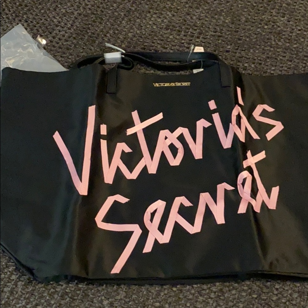 Victoria’s Secret black bag - Picture 2 of 4